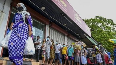 Photo of عالمی بینک نے دیوالیہ سری لنکا کے لیے نئی فنڈنگ ​​سے انکار کر دیا