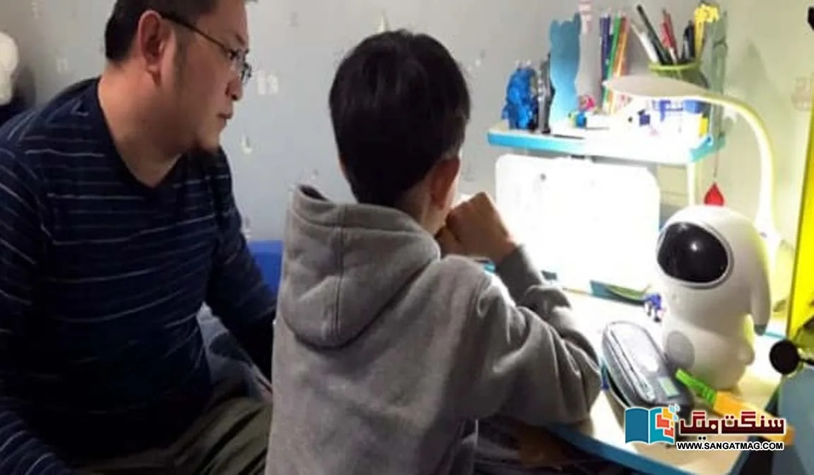 Teaching-in-China-has-become-deadly-with-parents-suffering-heart-attacks-while-giving-homework-to-children
