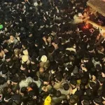 What-does-science-say-about-crowding-in-large-crowds