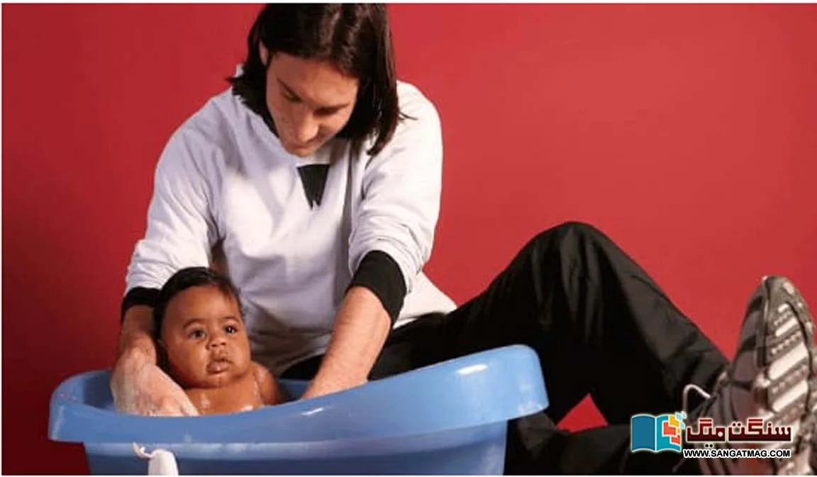 What-is-the-truth-behind-the-viral-photo-of-Lionel-Messi-bathing-Lamine-Yamal-in-2007